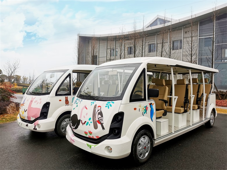 五菱11座國(guó)賓接待車